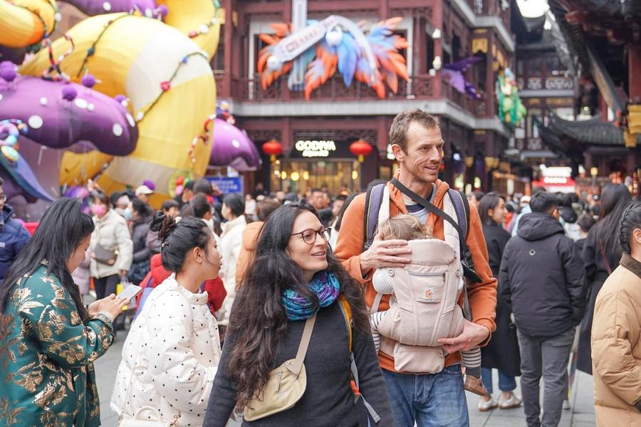What Overseas Buyers Often Misjudge About Chinese Shopping